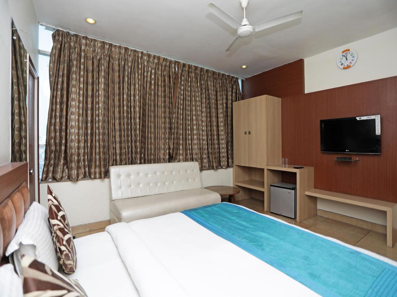 Oyo 1524 Hotel Vaani Continental Kanpur Dış mekan fotoğraf