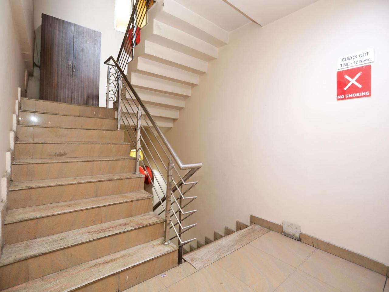 Oyo 1524 Hotel Vaani Continental Kanpur Dış mekan fotoğraf