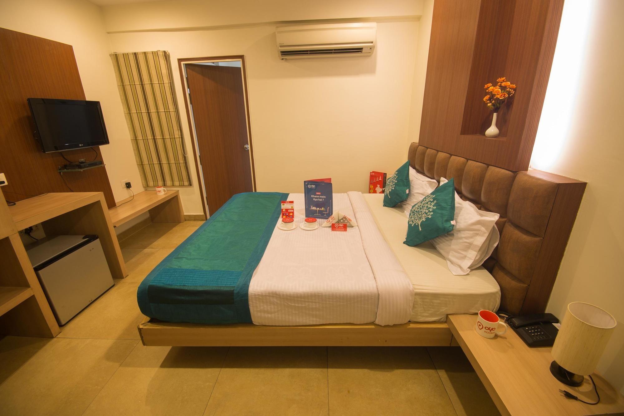 Oyo 1524 Hotel Vaani Continental Kanpur Dış mekan fotoğraf