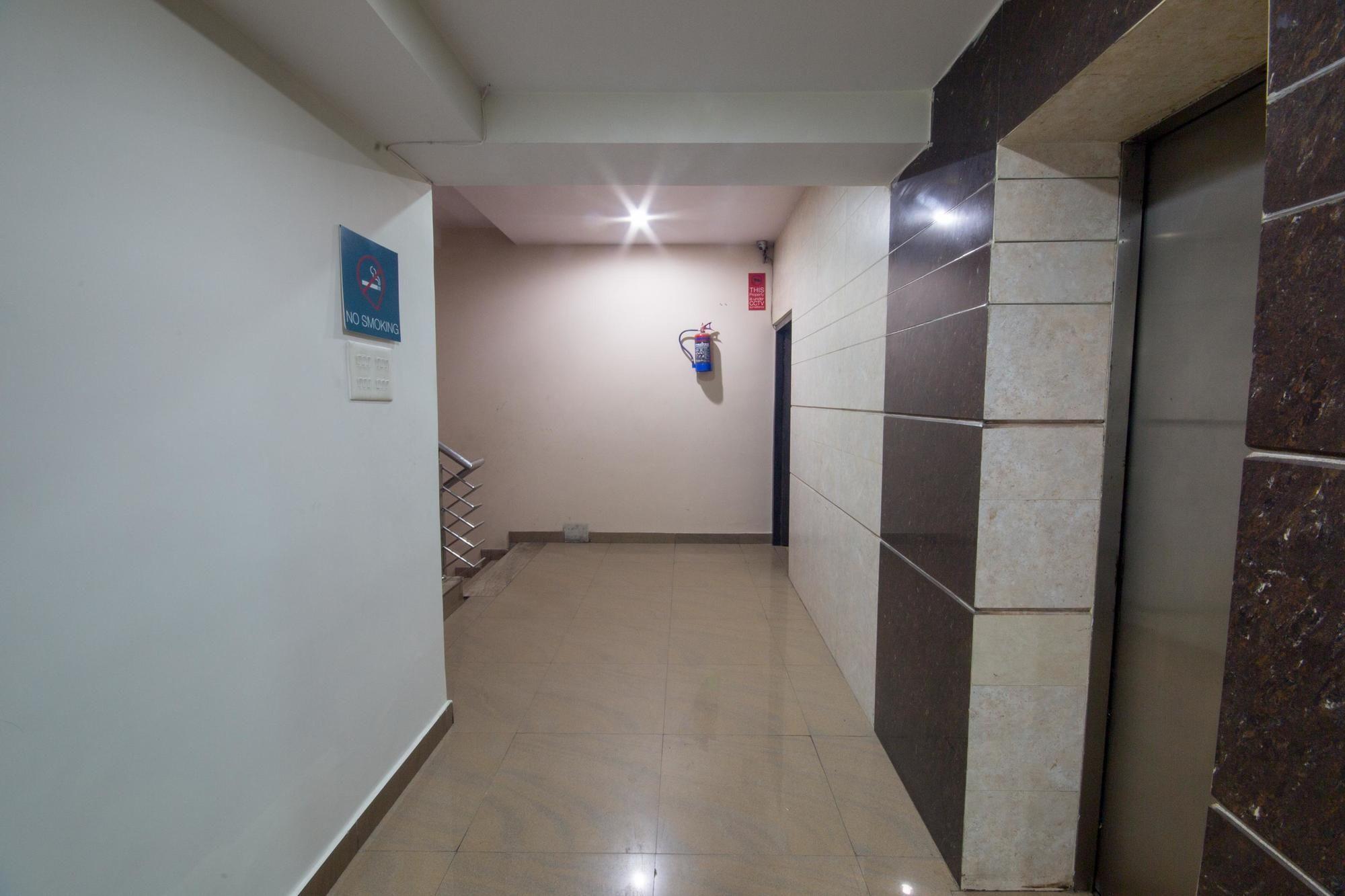 Oyo 1524 Hotel Vaani Continental Kanpur Dış mekan fotoğraf