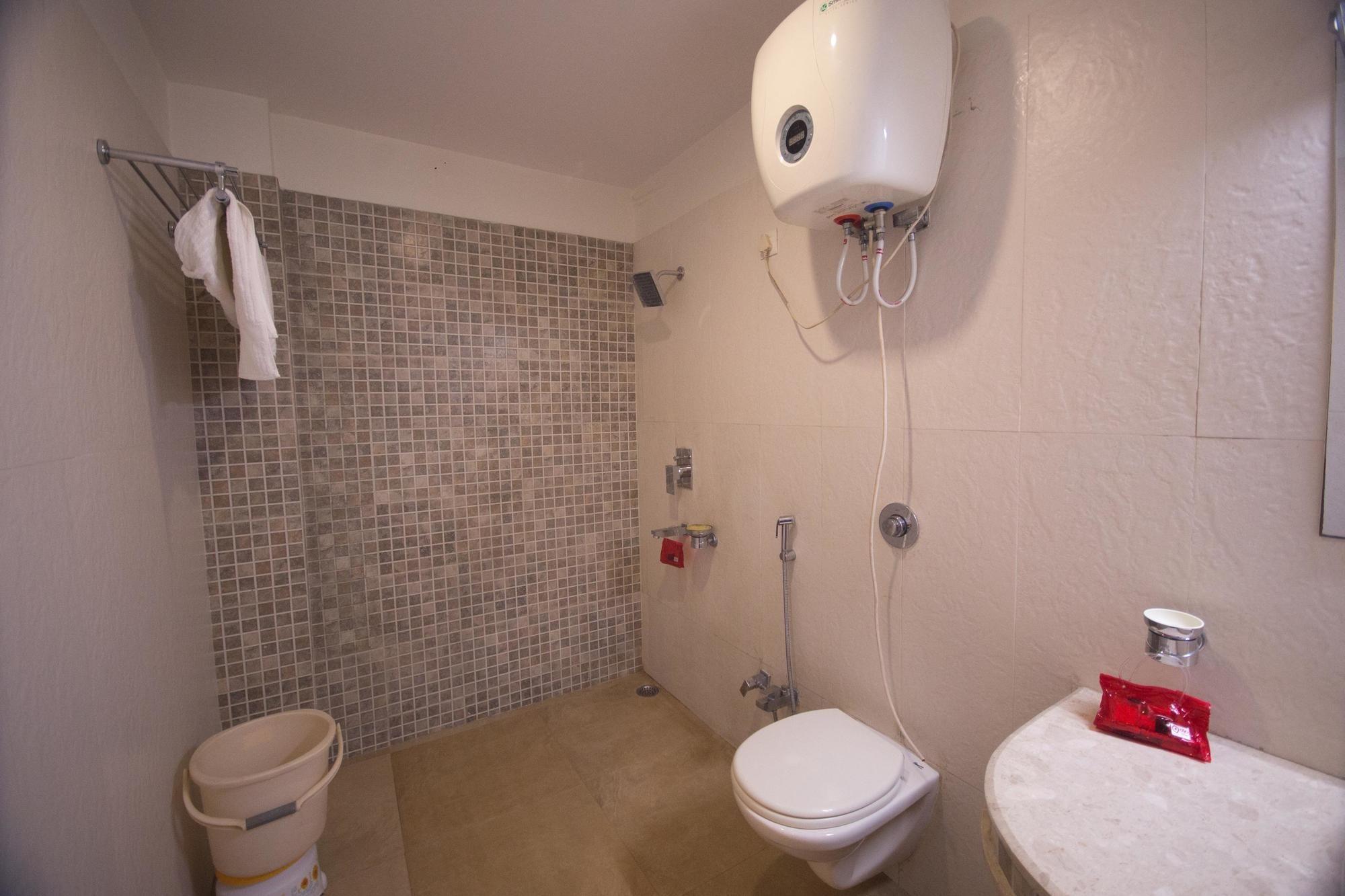 Oyo 1524 Hotel Vaani Continental Kanpur Dış mekan fotoğraf